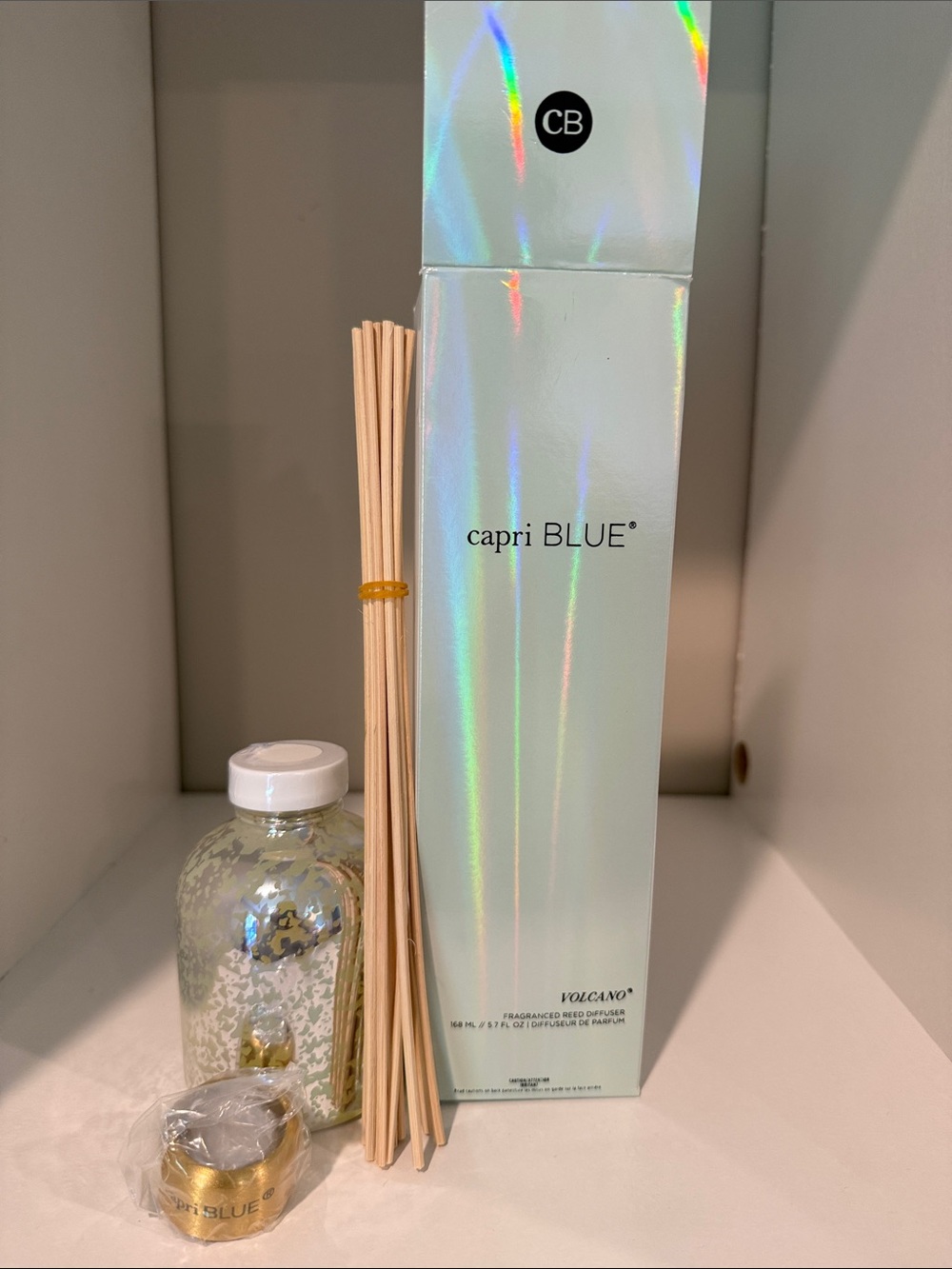 Iridescent Volcano Reed Diffuser set 5.7 fl oz - Picture 2 of 5